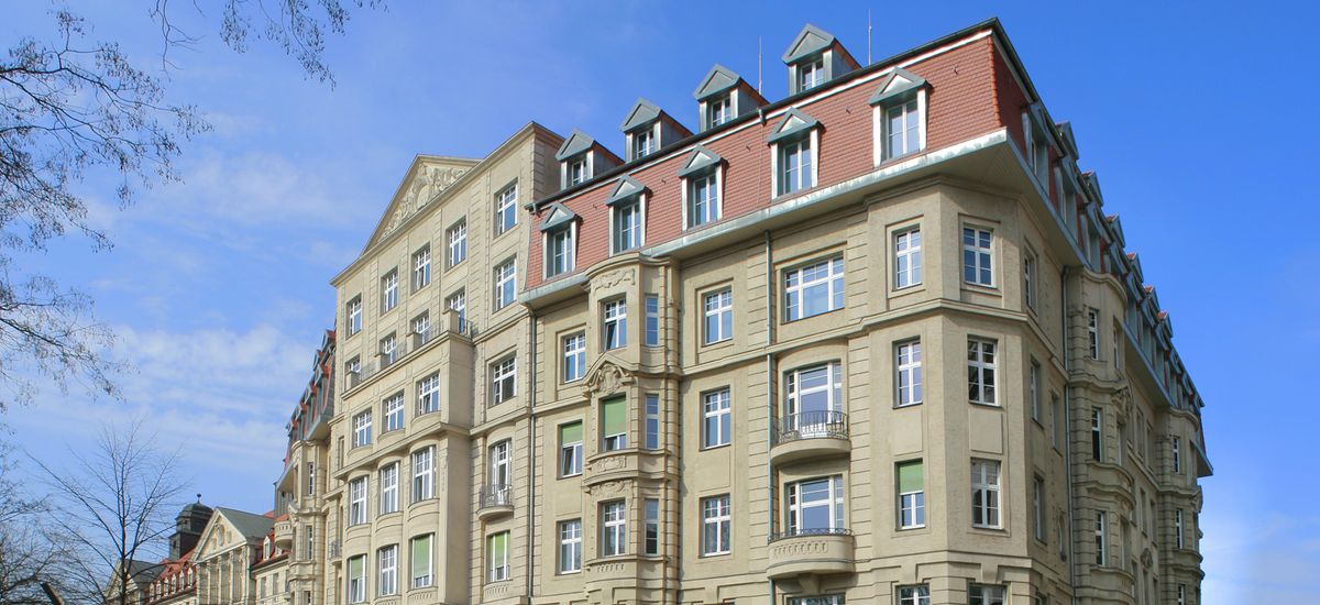 Das Institutsgebäude am Dittrichring wird nach seinem Architekten auch Wünschmannshof genannt.